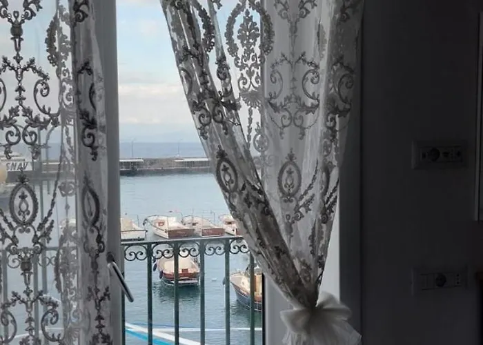 Aquarium Friends Tatil Evi Capri