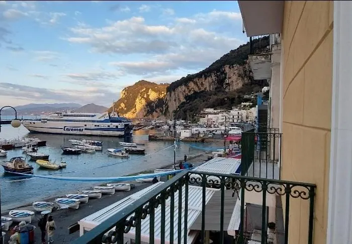 Aquarium Friends Tatil Evi Capri